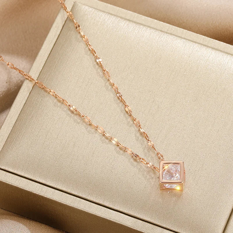 Zircão quadrado cristal pingente e colar, no aço inoxidável, corrente de clavícula, moda coreana.